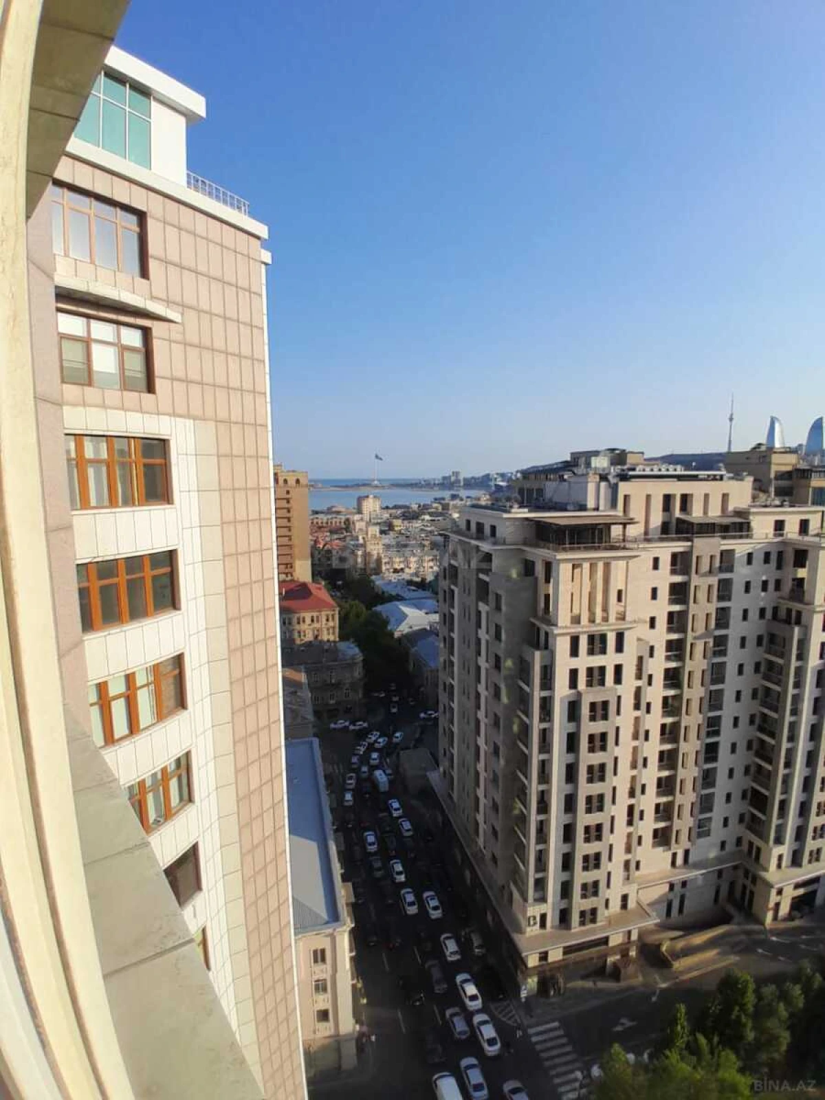 Kirayə verilir 4 otaqlı mənzil 220 m²