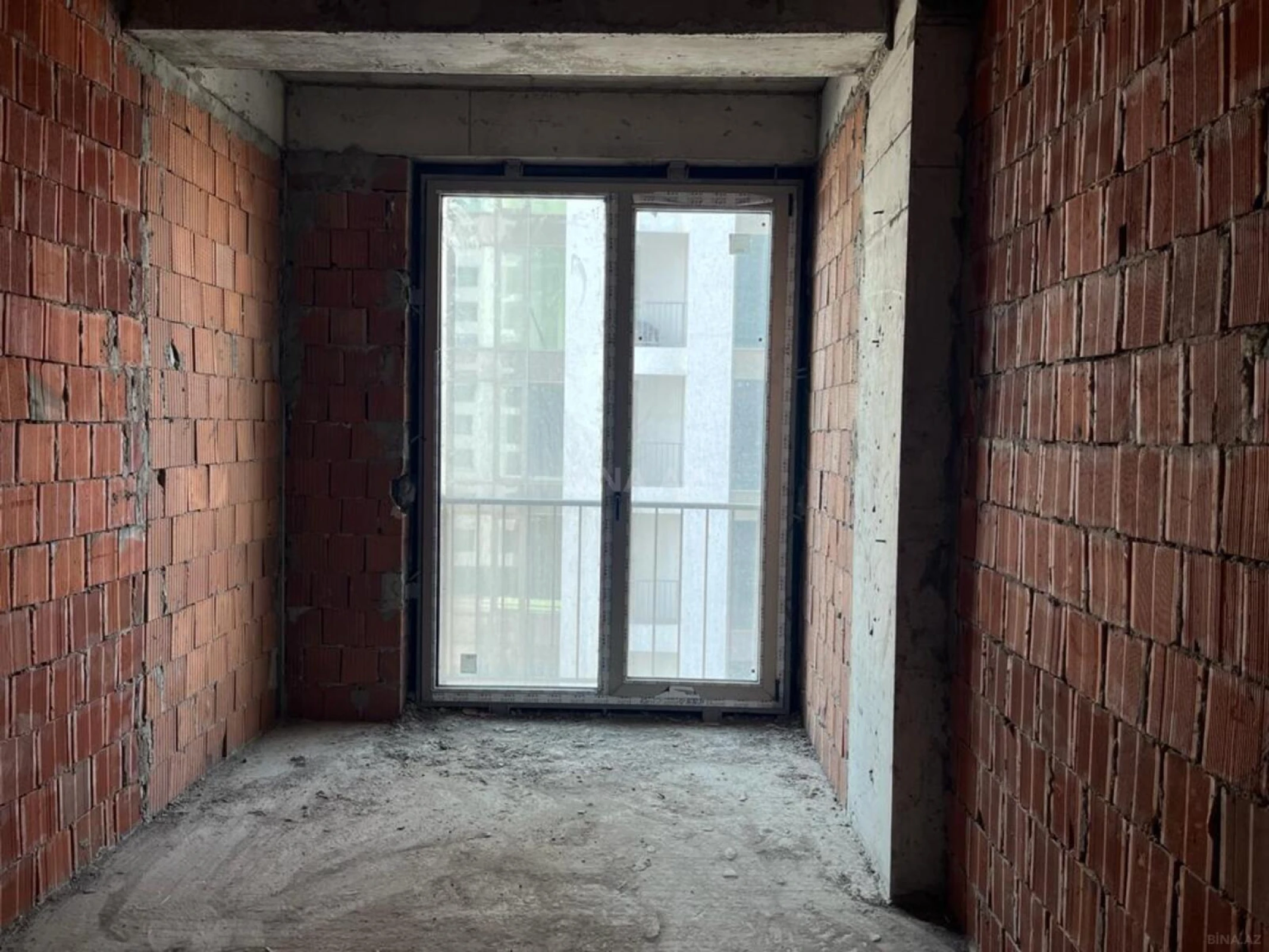 Satılır 3 otaqlı mənzil 120 m²