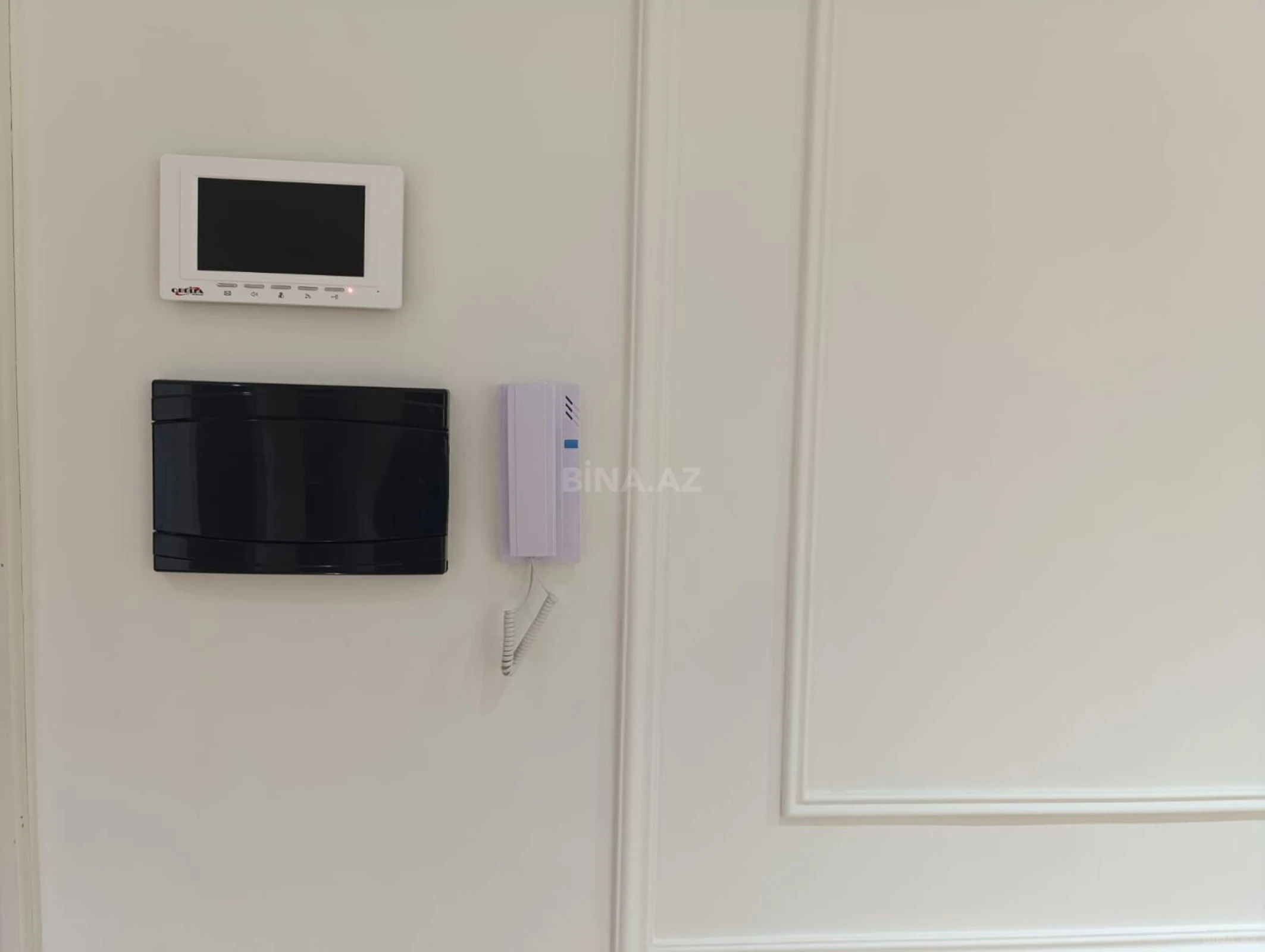 Satılır 3 otaqlı mənzil 150 m²