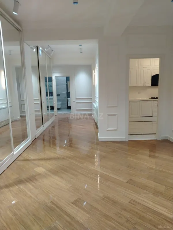Satılır 3 otaqlı mənzil 150 m²