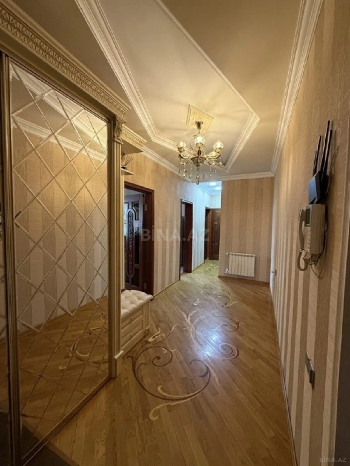 Satılır 2 otaqlı mənzil 91 m²