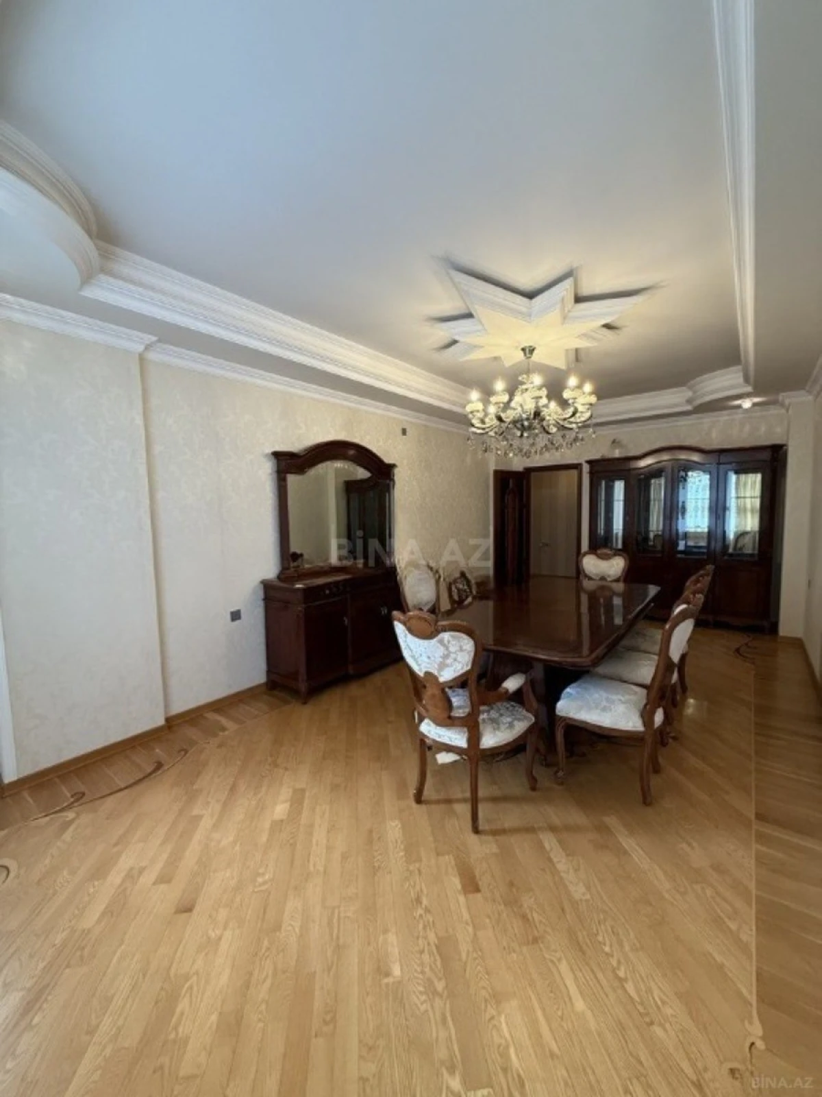 Satılır 2 otaqlı mənzil 91 m²