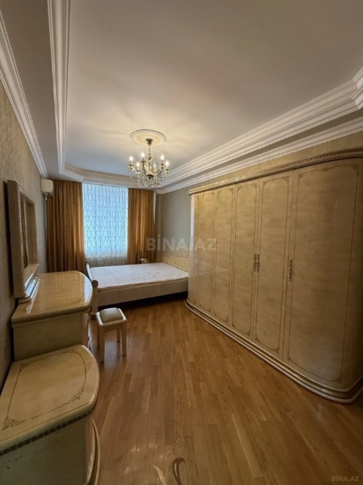 Satılır 2 otaqlı mənzil 91 m²