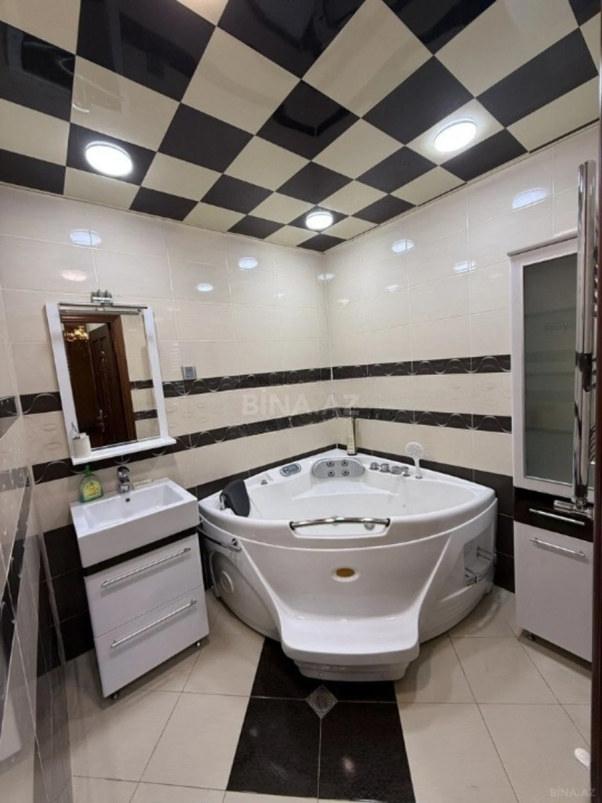 Satılır 2 otaqlı mənzil 91 m²