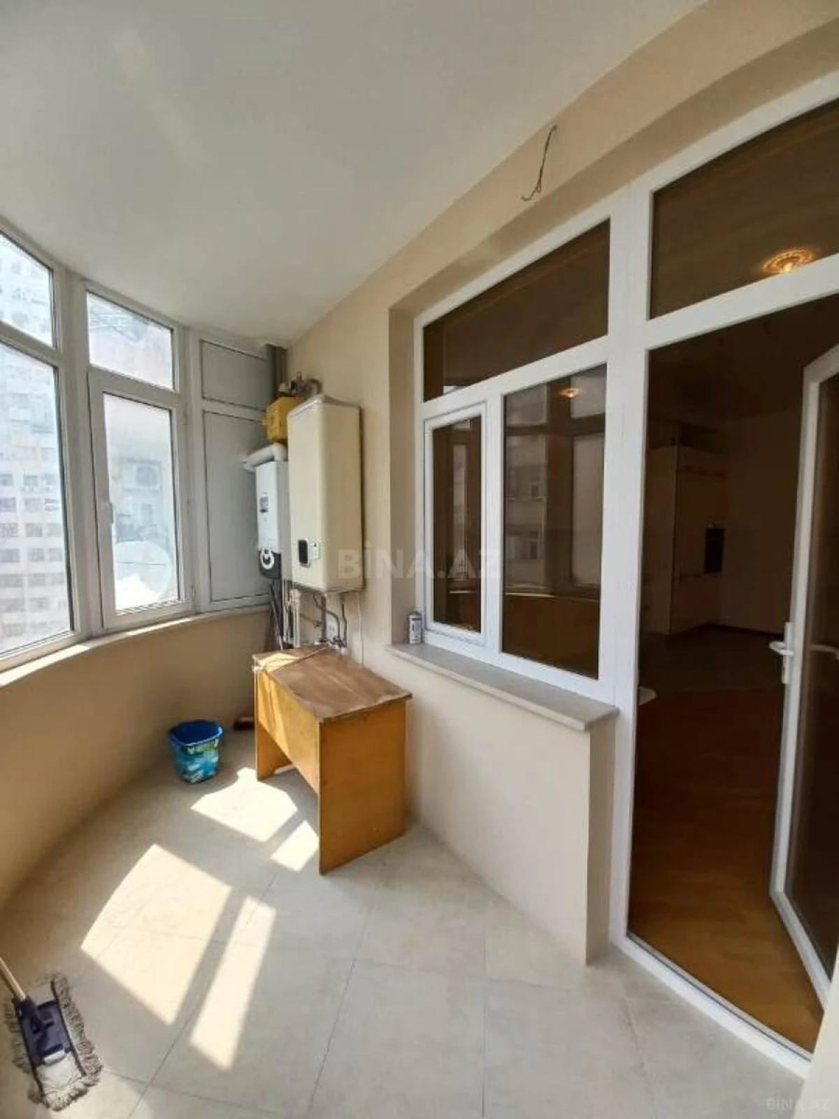 Satılır 3 otaqlı mənzil 135 m²