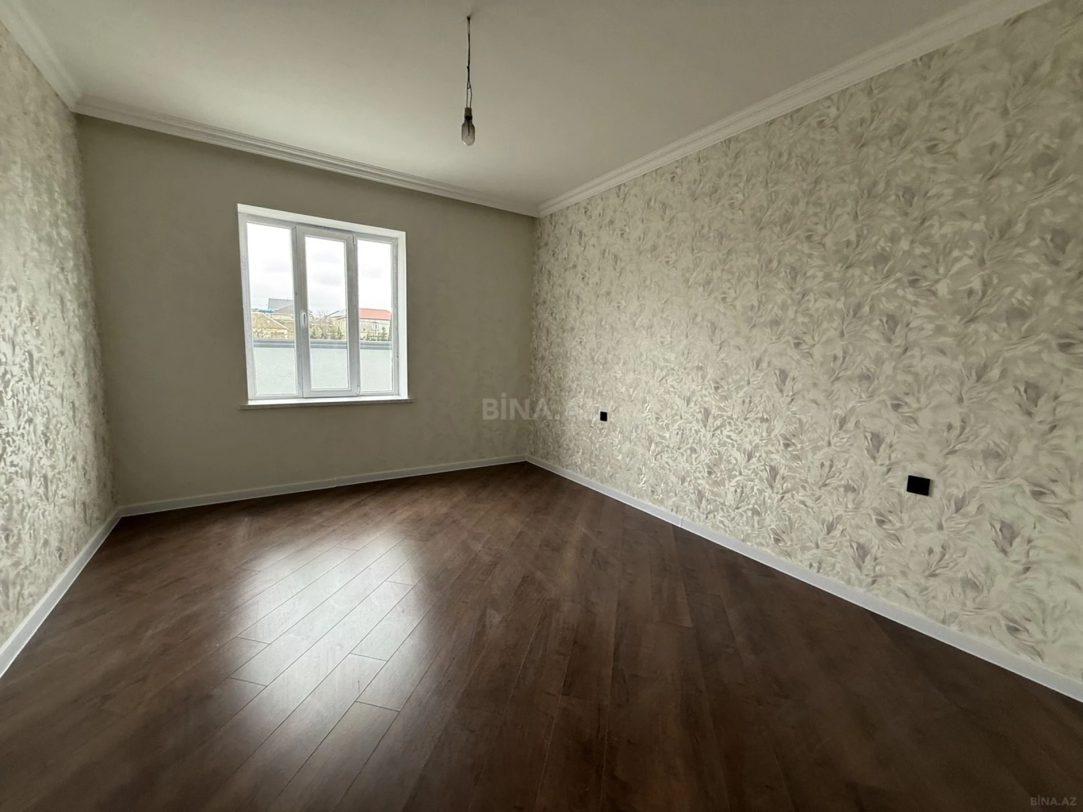 Satılır 4 otaqlı həyət evi 147 m²