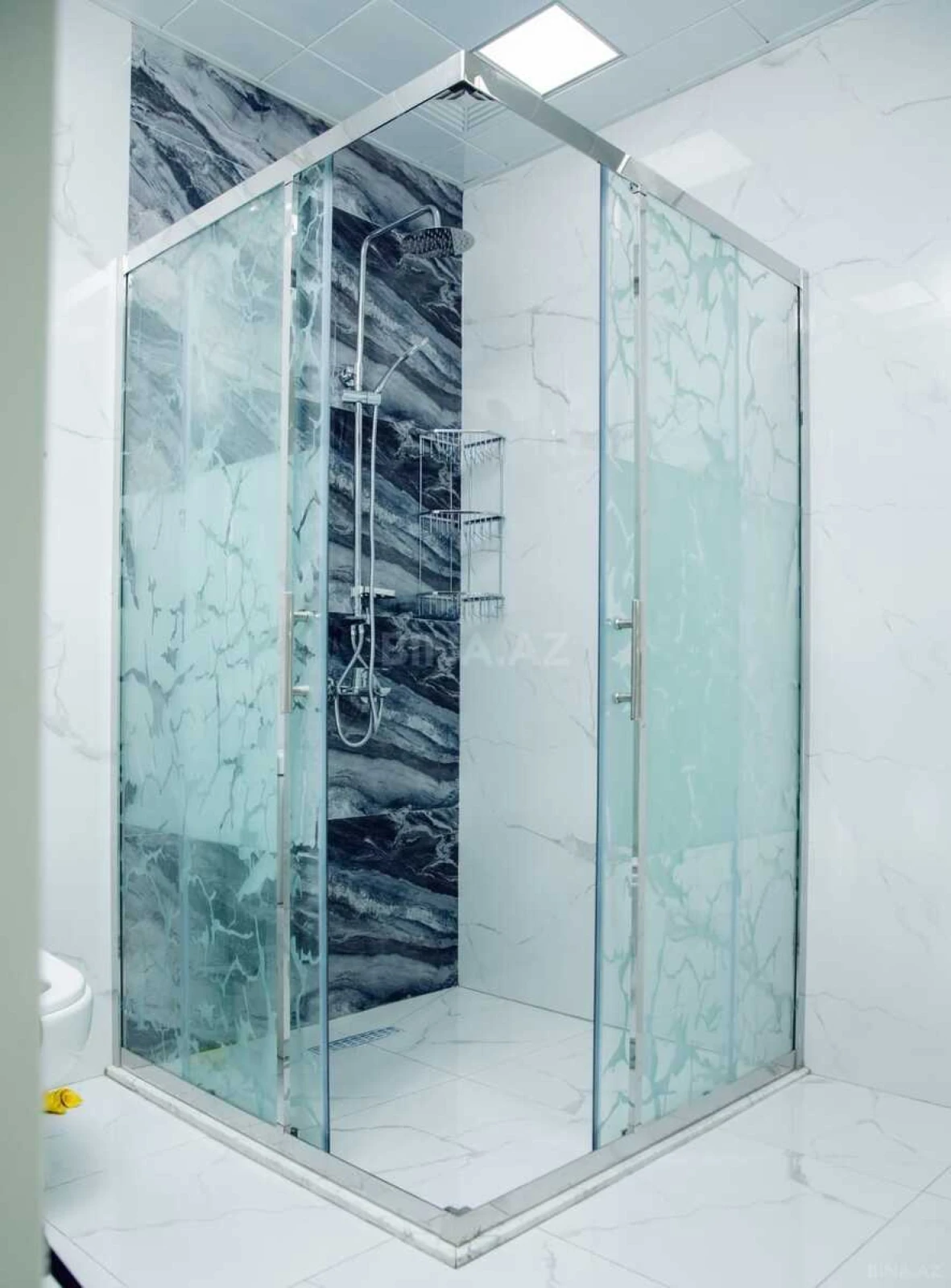 Satılır 4 otaqlı mənzil 131 m²