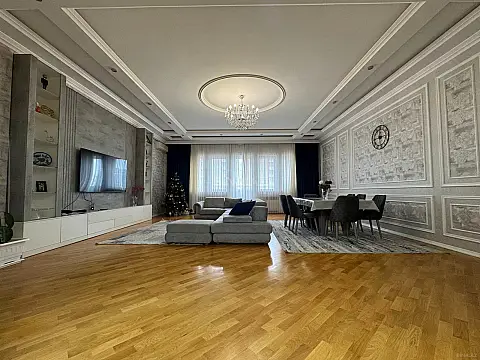 Satılır 7 otaqlı mənzil 533 m²