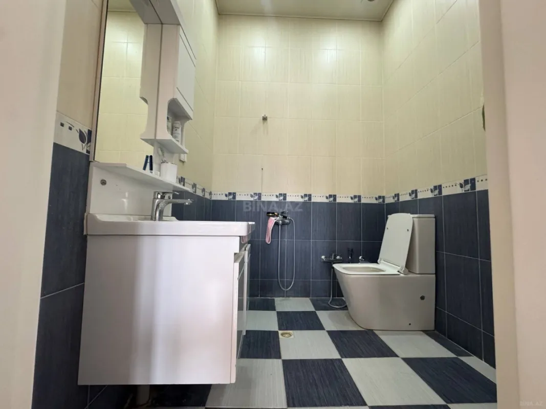 Satılır 7 otaqlı mənzil 533 m²