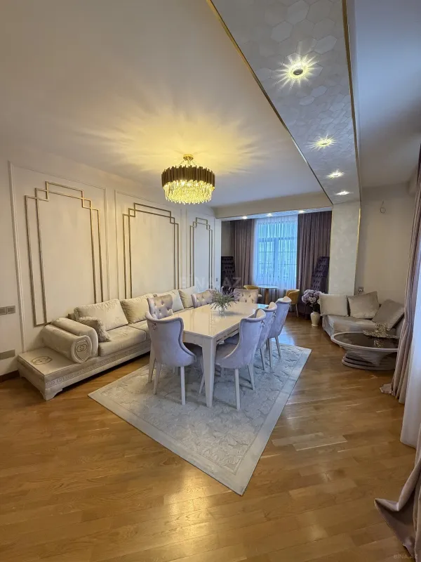 Satılır 4 otaqlı mənzil 174 m²