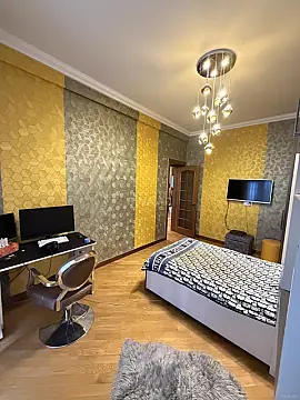 Satılır 4 otaqlı mənzil 174 m²