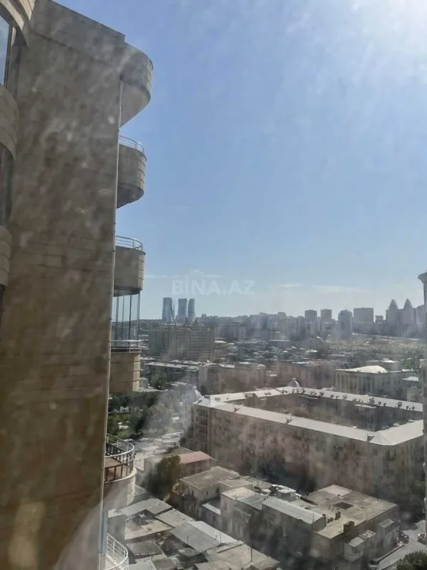 Satılır 3 otaqlı mənzil 115 m²