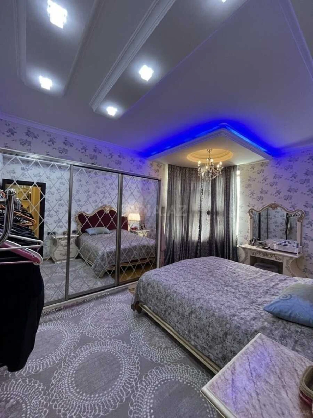 Satılır 3 otaqlı mənzil 115 m²