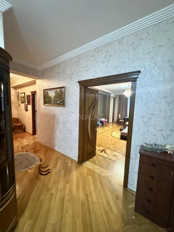 Satılır 3 otaqlı mənzil 150 m²