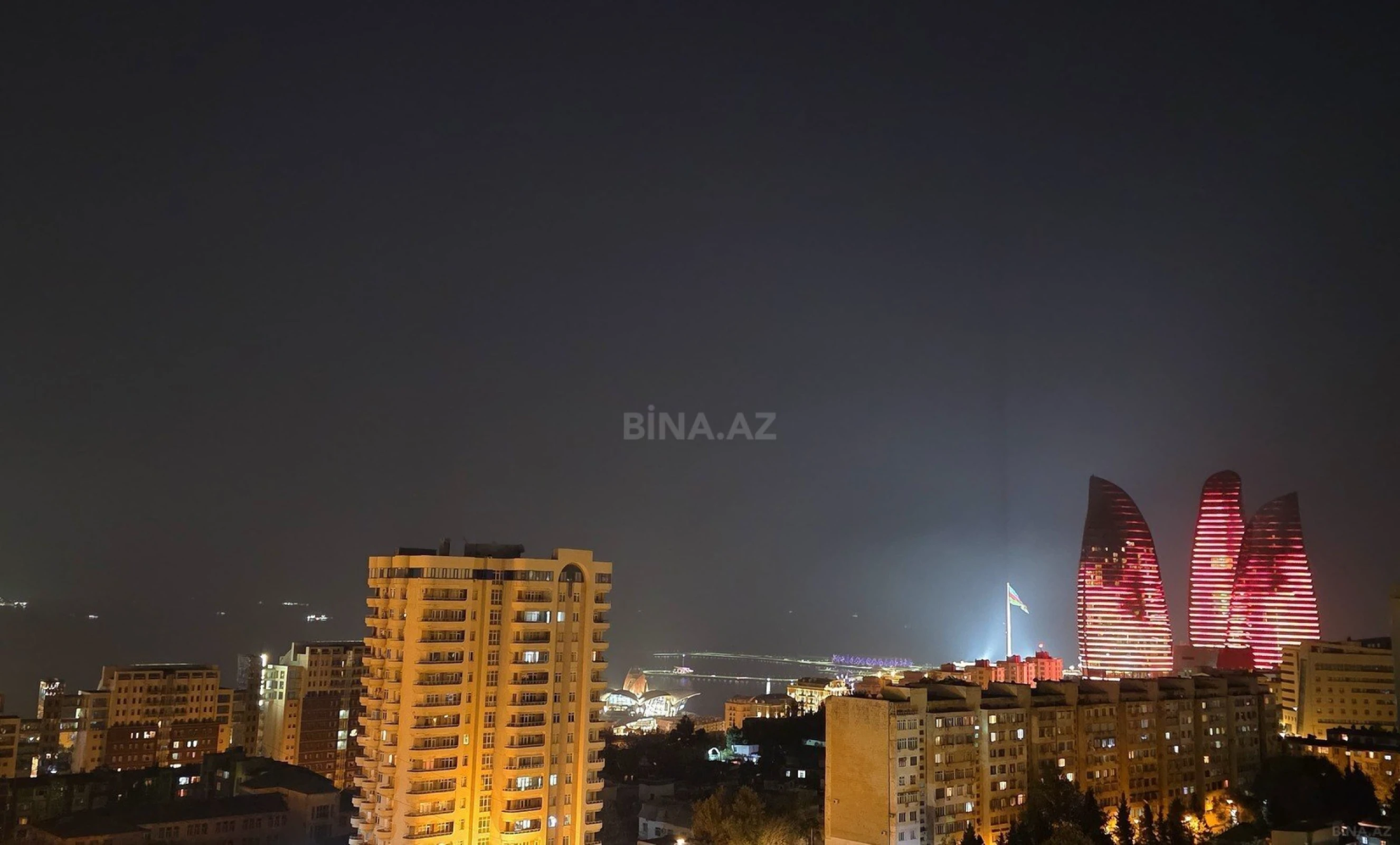 Satılır 3 otaqlı mənzil 150 m²