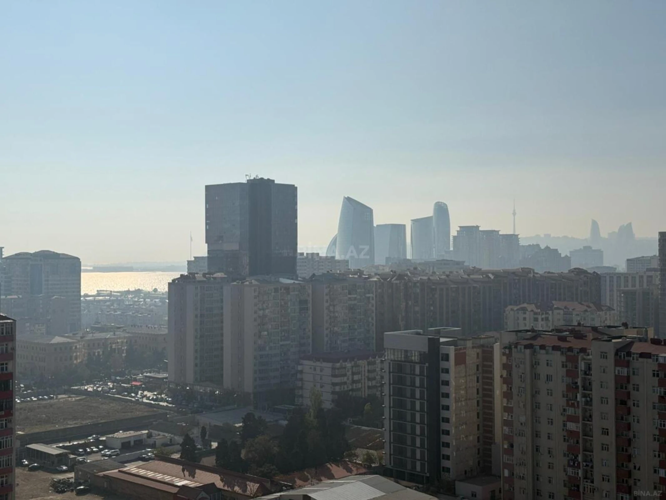 Satılır 2 otaqlı mənzil 77 m²