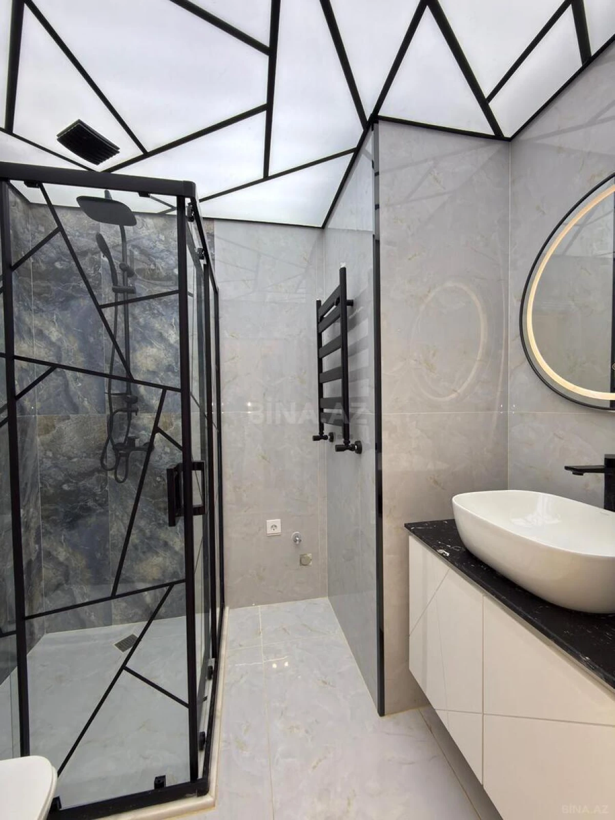 Satılır 2 otaqlı mənzil 77 m²