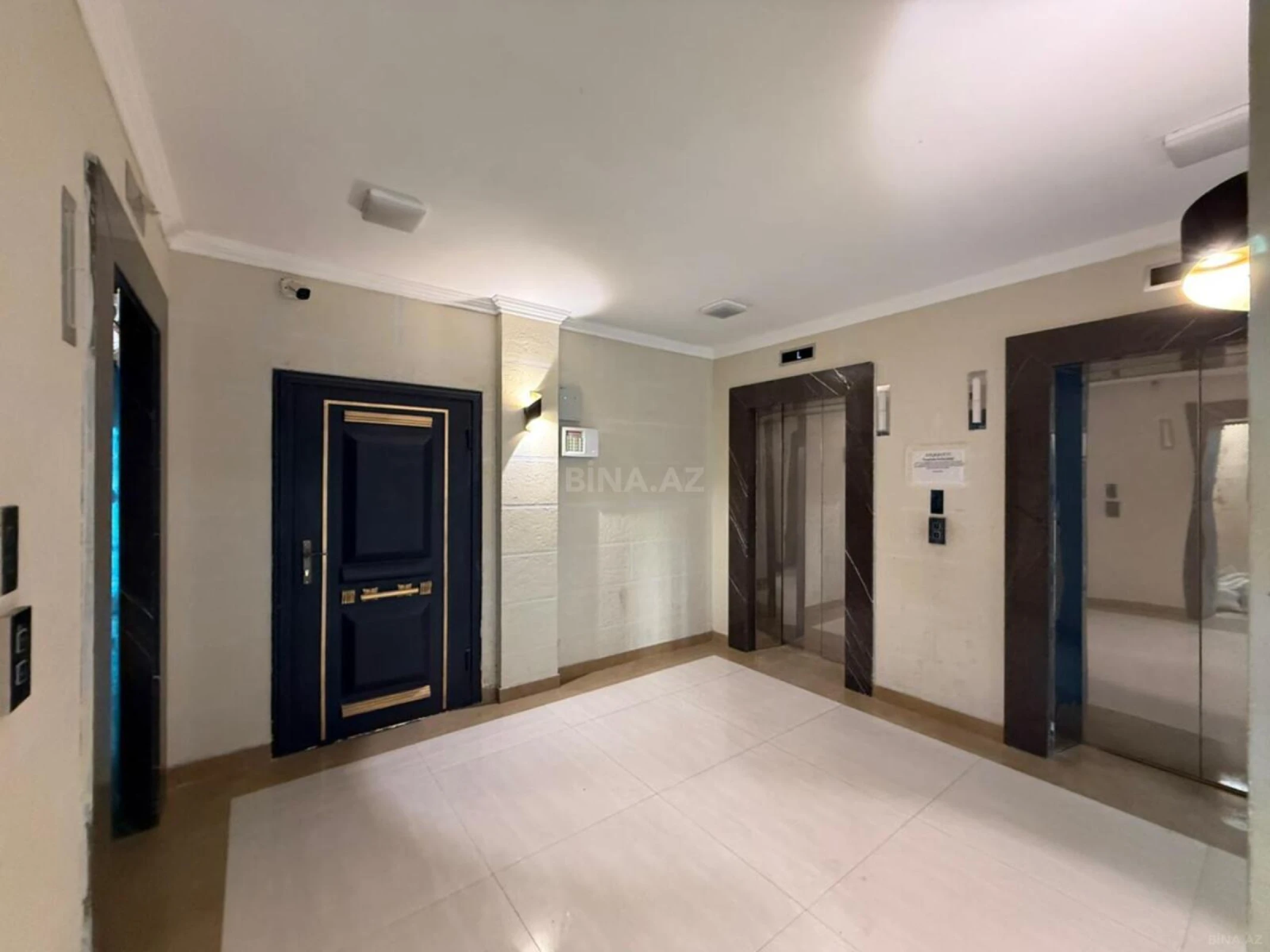 Satılır 2 otaqlı mənzil 77 m²