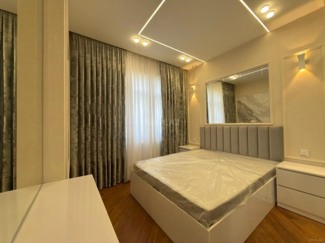 Satılır 2 otaqlı mənzil 77 m²