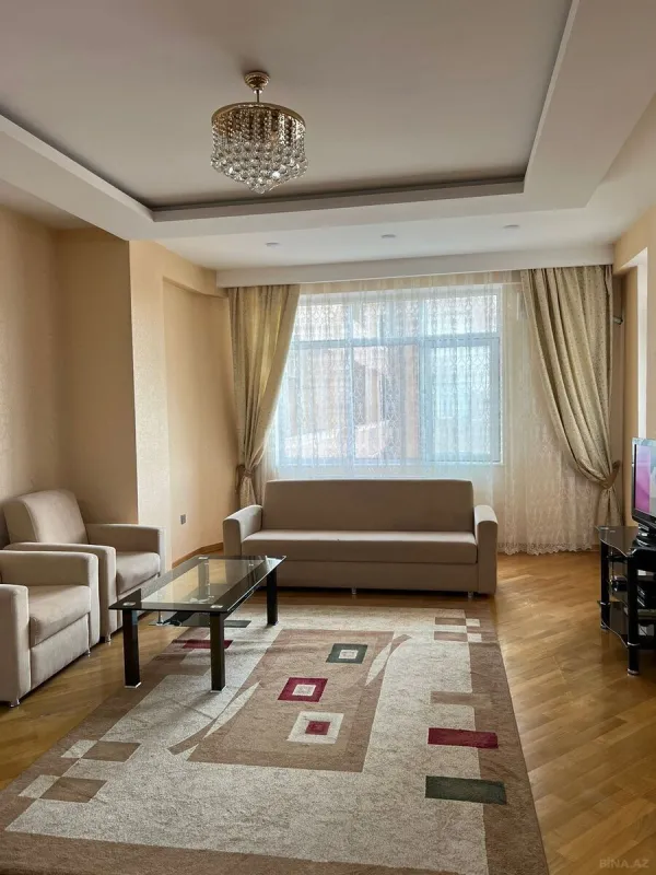 Kirayə verilir 2 otaqlı mənzil 70 m²