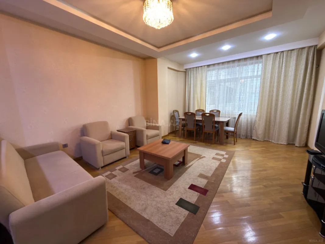 Kirayə verilir 2 otaqlı mənzil 70 m²