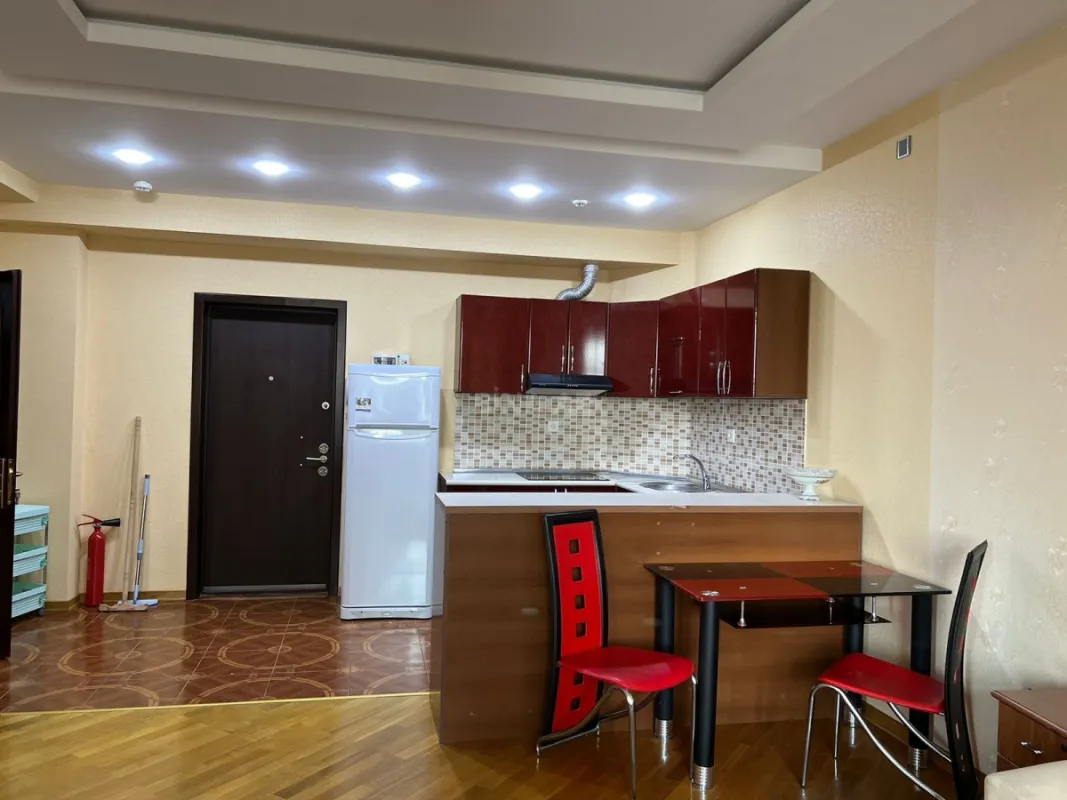 Kirayə verilir 2 otaqlı mənzil 70 m²