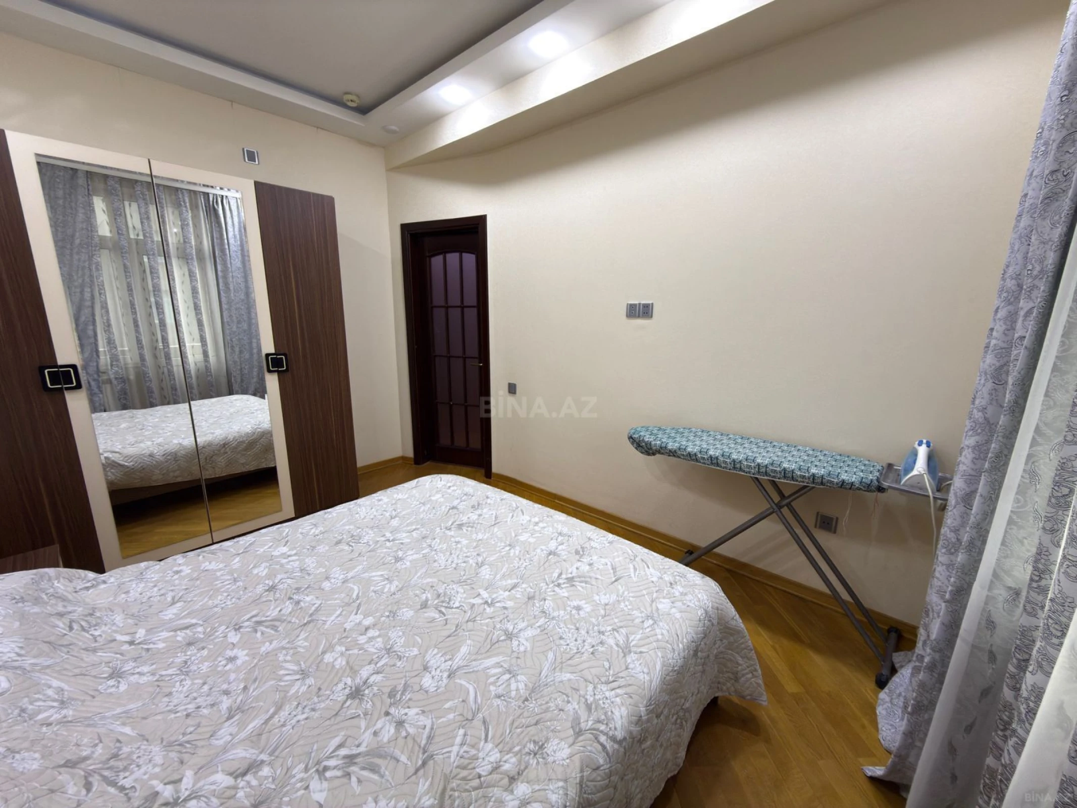 Kirayə verilir 2 otaqlı mənzil 70 m²