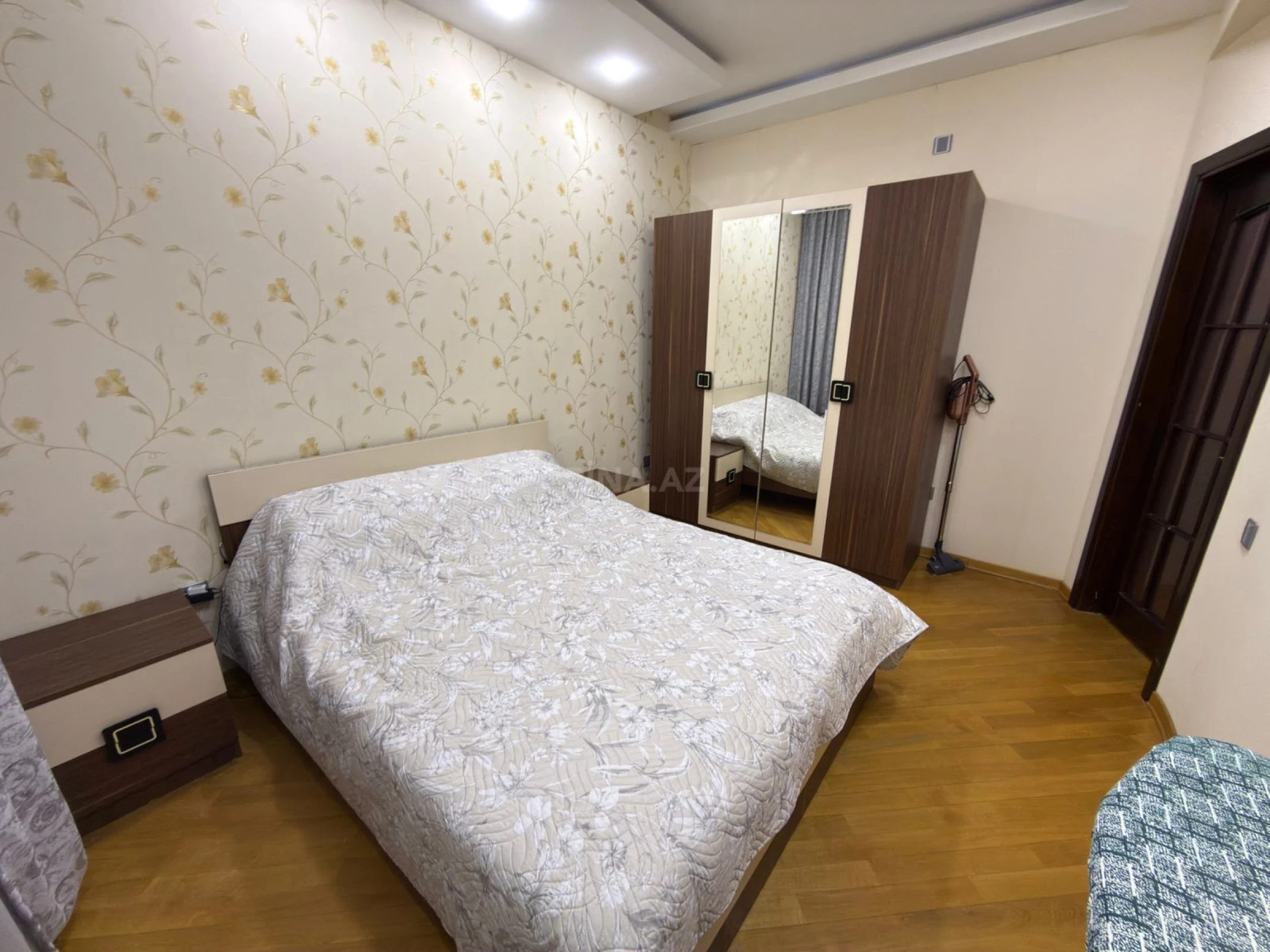 Kirayə verilir 2 otaqlı mənzil 70 m²