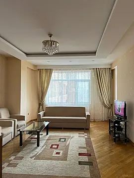 Kirayə verilir 2 otaqlı mənzil 70 m²
