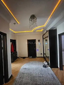 Satılır 3 otaqlı mənzil 140 m²