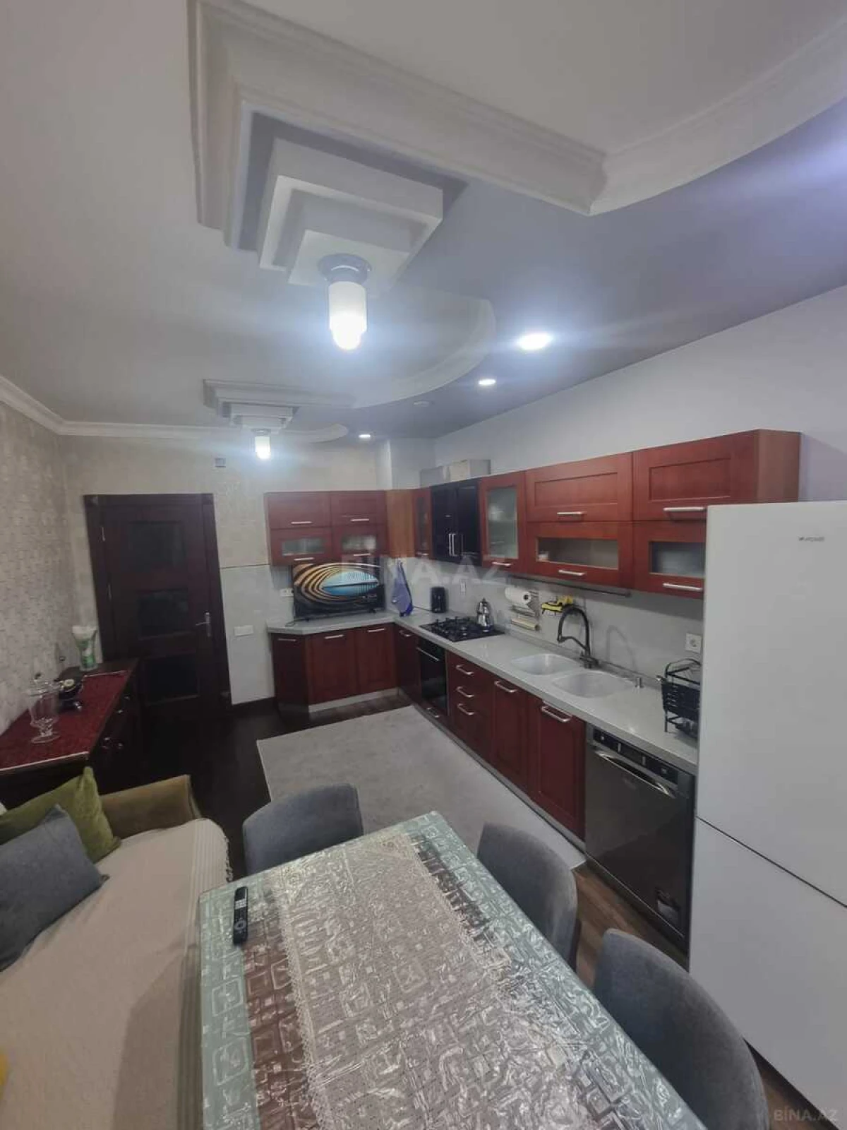 Satılır 4 otaqlı mənzil 170 m²
