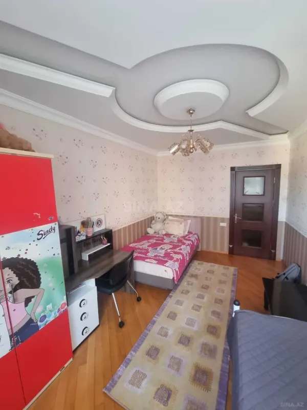 Satılır 4 otaqlı mənzil 170 m²
