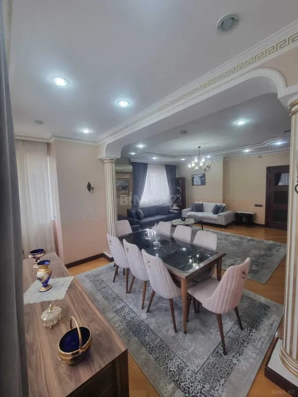 Satılır 4 otaqlı mənzil 170 m²