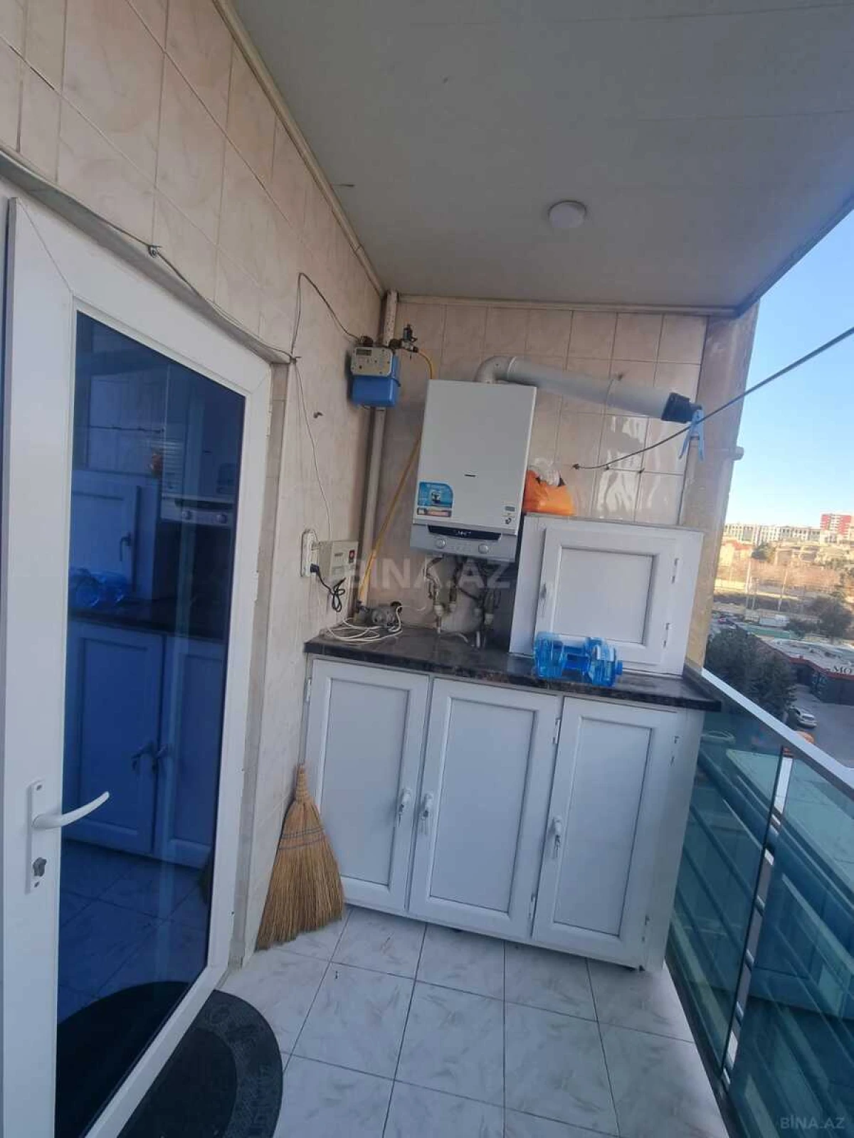 Satılır 4 otaqlı mənzil 170 m²