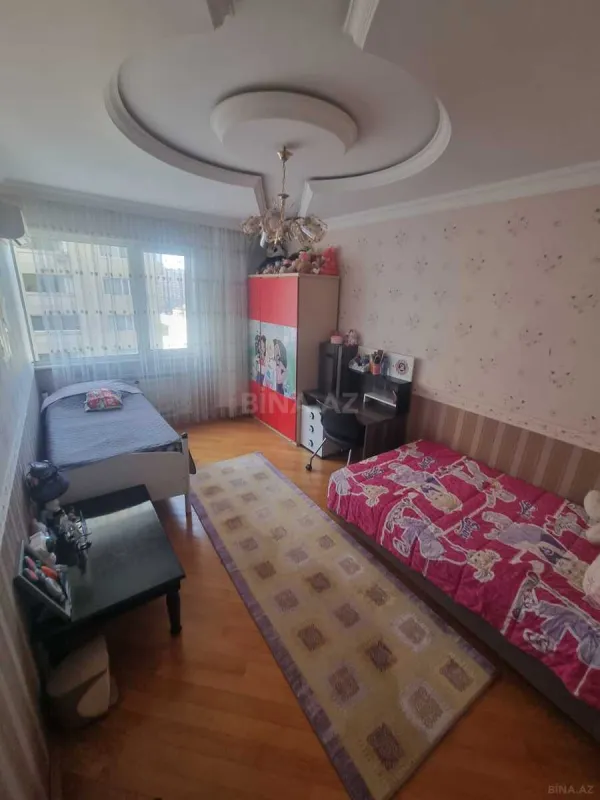 Satılır 4 otaqlı mənzil 170 m²