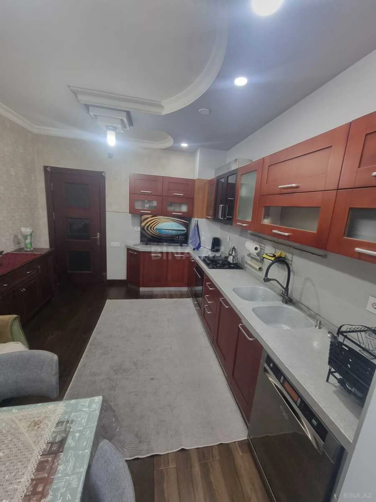 Satılır 4 otaqlı mənzil 170 m²