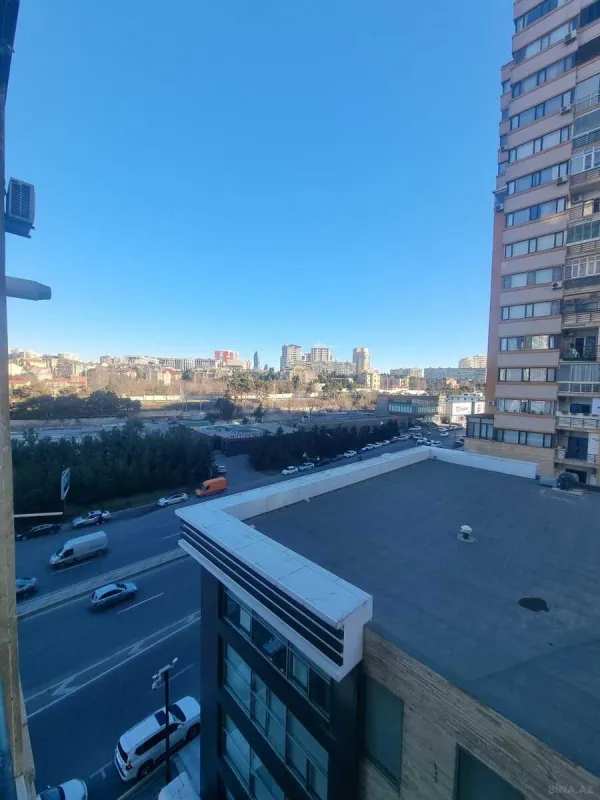 Satılır 4 otaqlı mənzil 170 m²