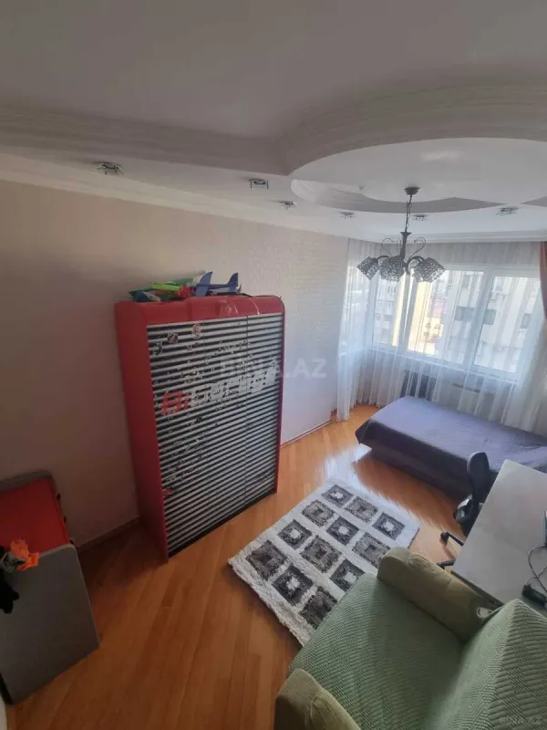 Satılır 4 otaqlı mənzil 170 m²
