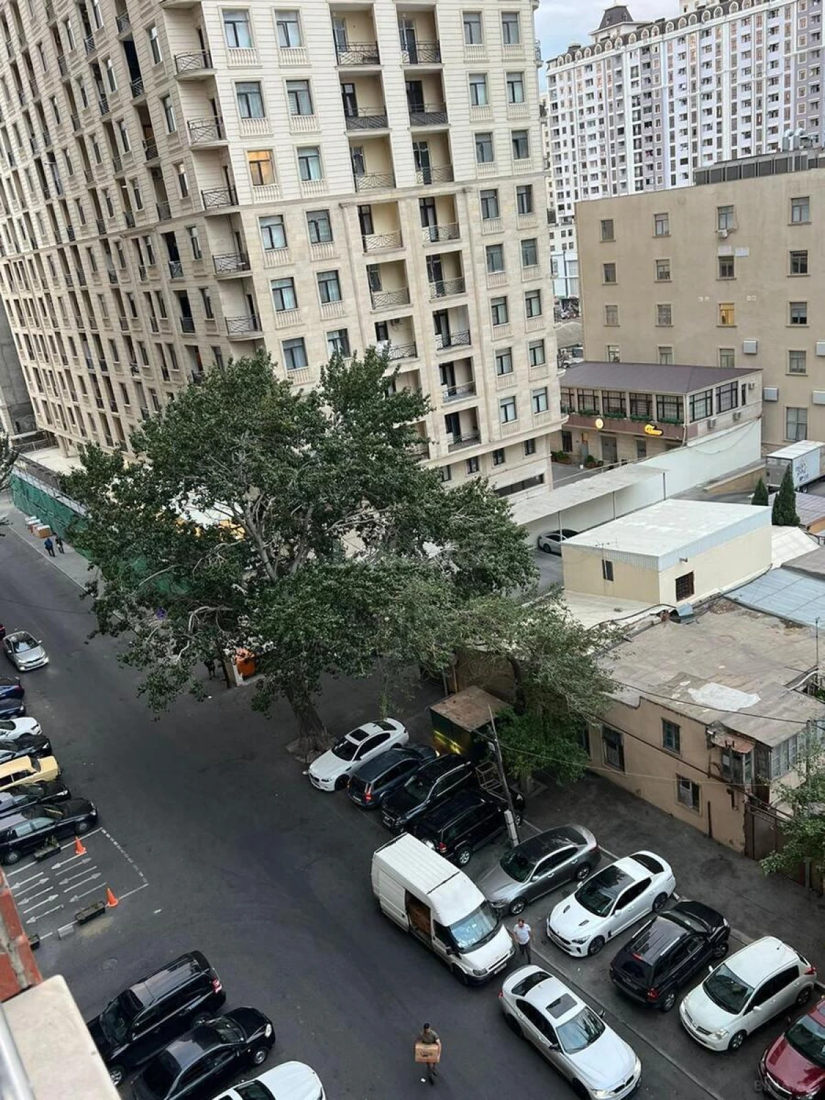 Satılır 4 otaqlı mənzil 157 m²