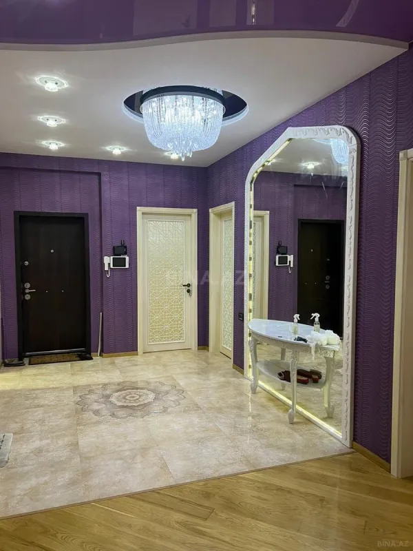 Satılır 4 otaqlı mənzil 157 m²