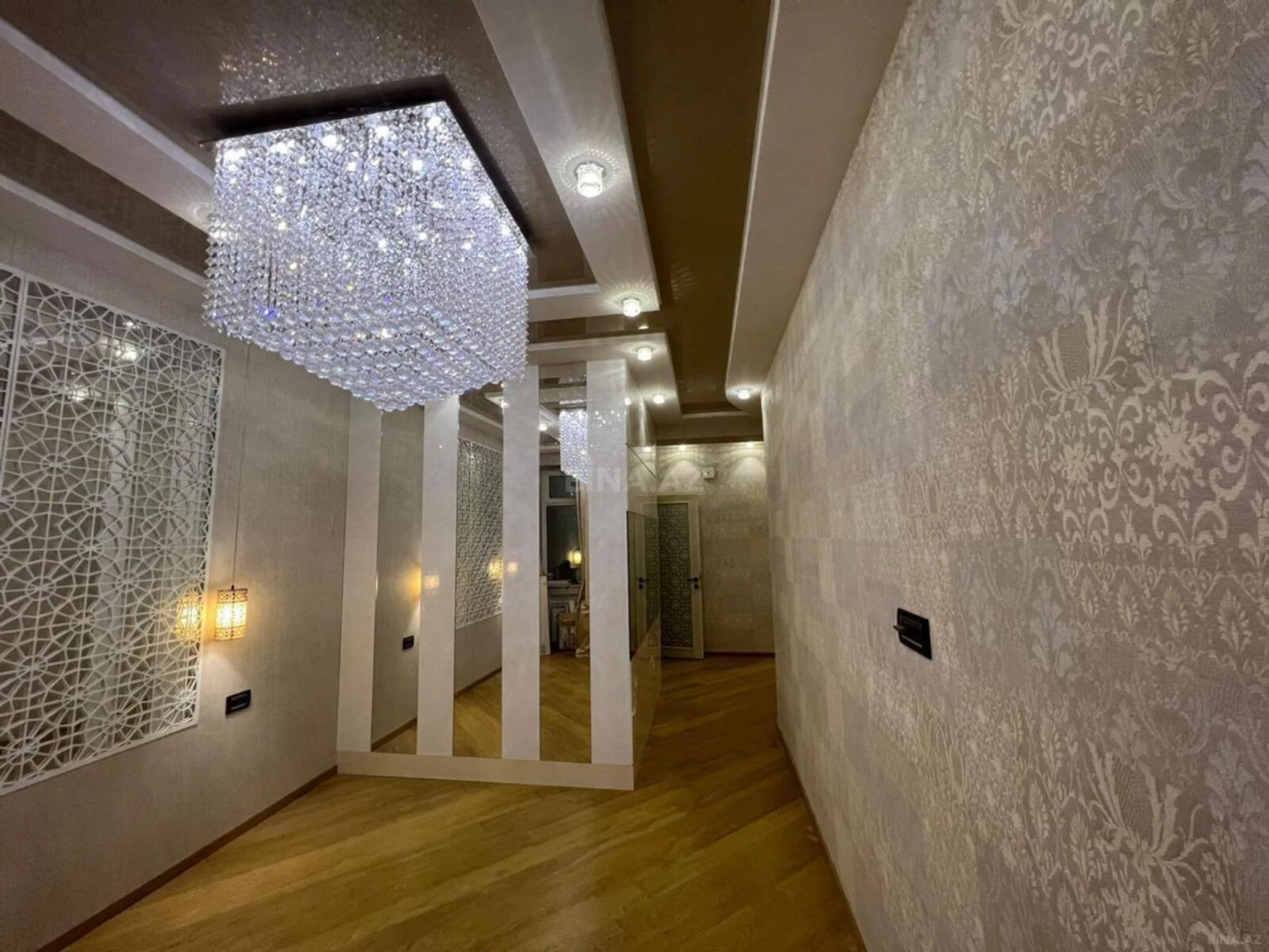 Satılır 4 otaqlı mənzil 157 m²