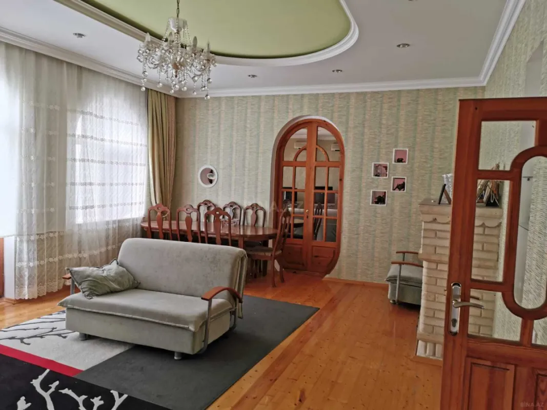 Satılır 5 otaqlı həyət evi 200 m²