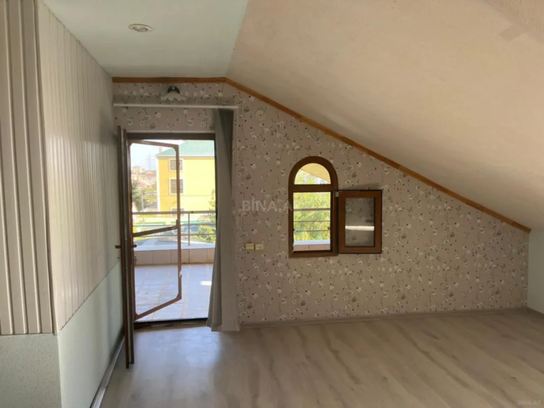 Satılır 5 otaqlı həyət evi 200 m²