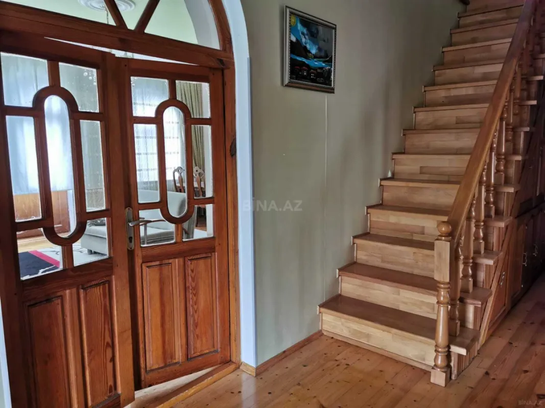 Satılır 5 otaqlı həyət evi 200 m²