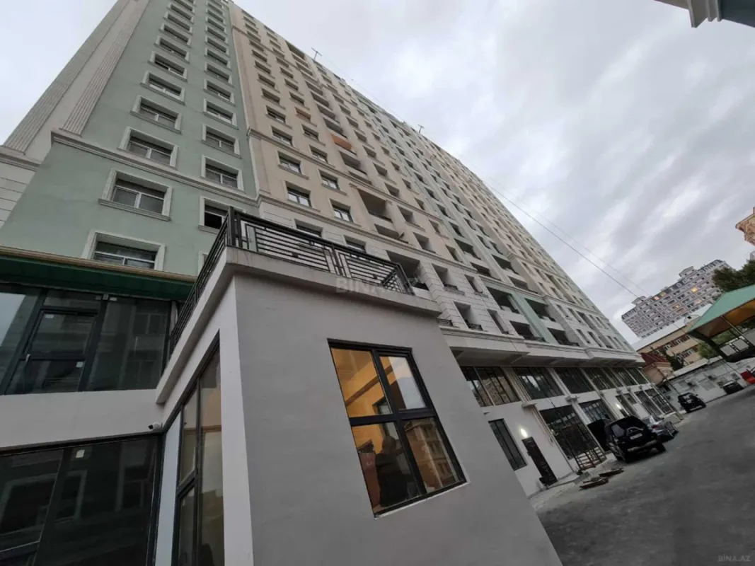 Satılır 3 otaqlı mənzil 130 m²