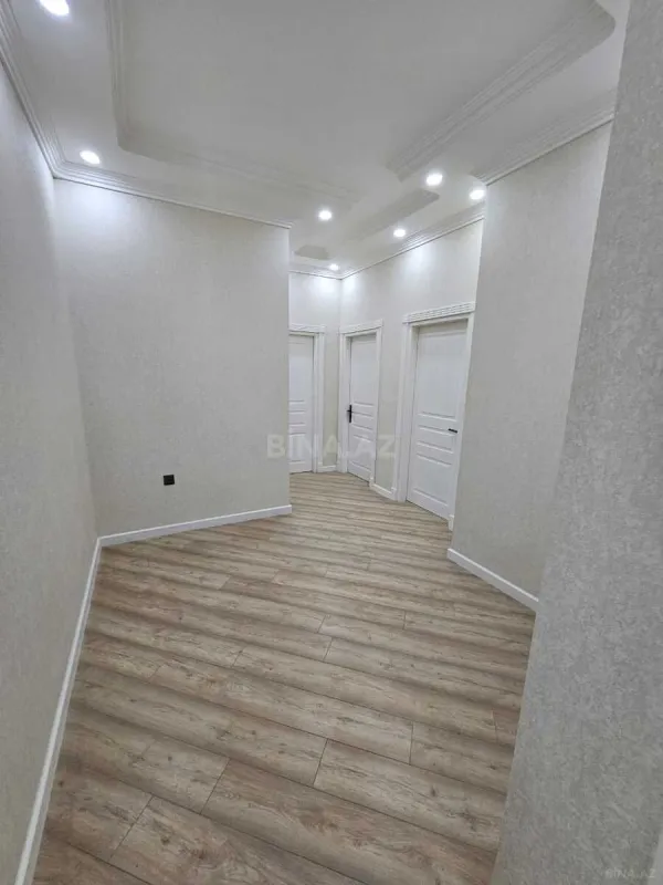 Satılır 3 otaqlı mənzil 130 m²