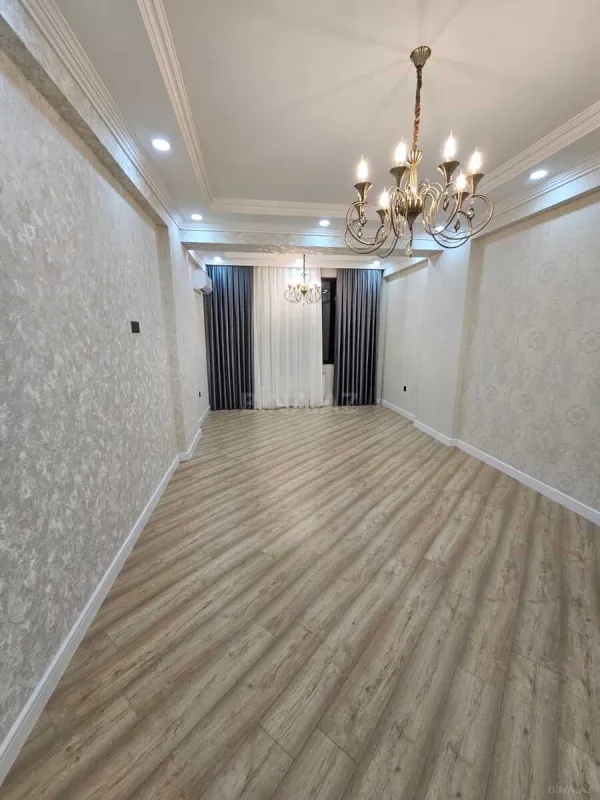 Satılır 3 otaqlı mənzil 130 m²