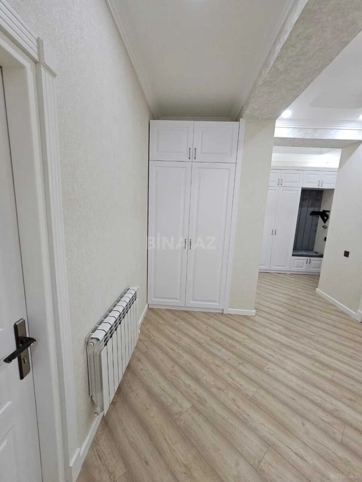 Satılır 3 otaqlı mənzil 130 m²