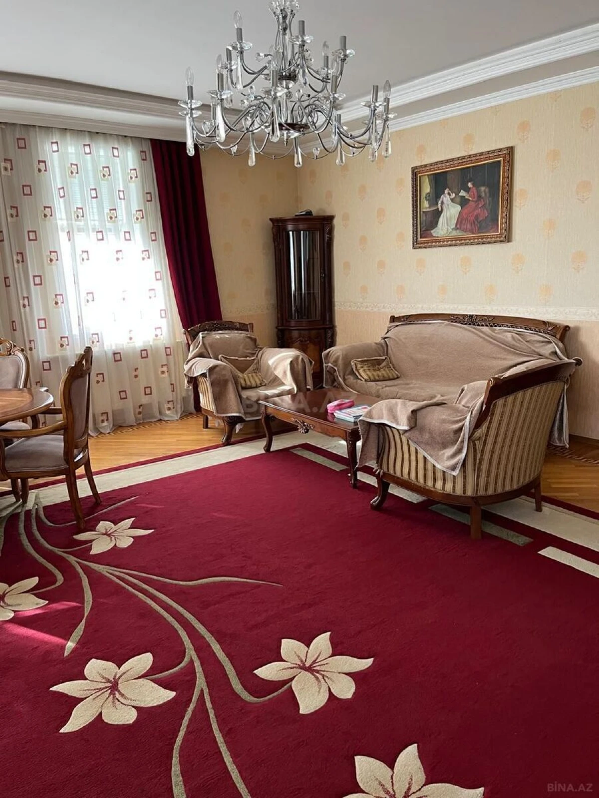 Satılır 3 otaqlı mənzil 175 m²