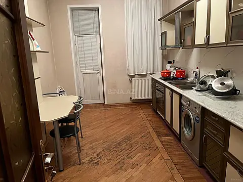Satılır 3 otaqlı mənzil 175 m²